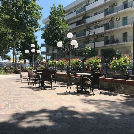 Hotel Darsena Cesenatico Extérieur photo