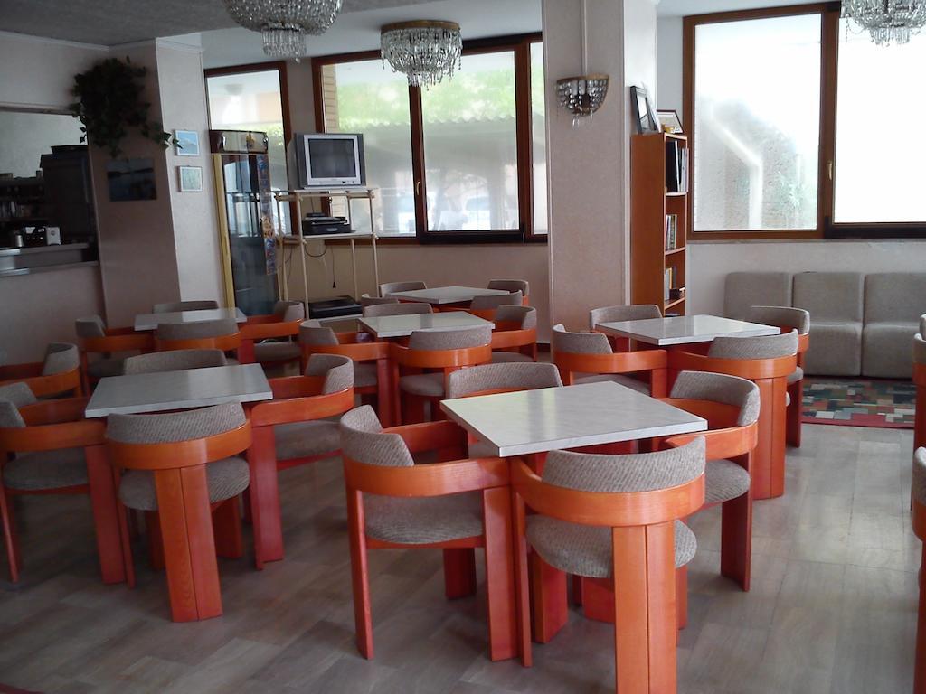 Hotel Darsena Cesenatico Extérieur photo