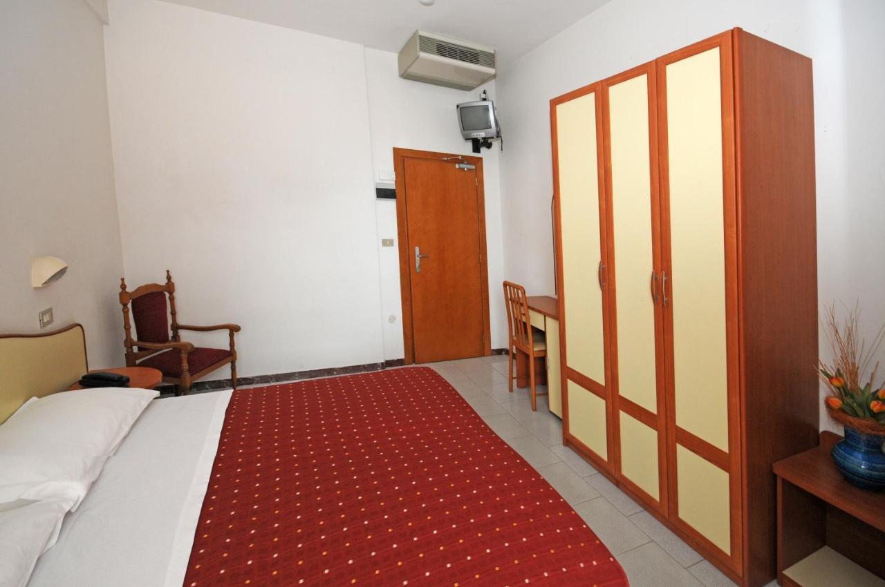 Hotel Darsena Cesenatico Extérieur photo