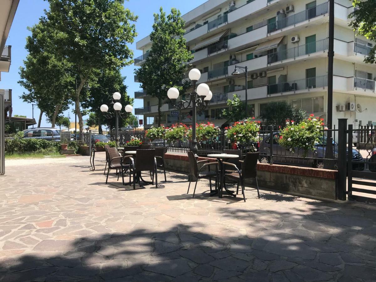 Hotel Darsena Cesenatico Extérieur photo
